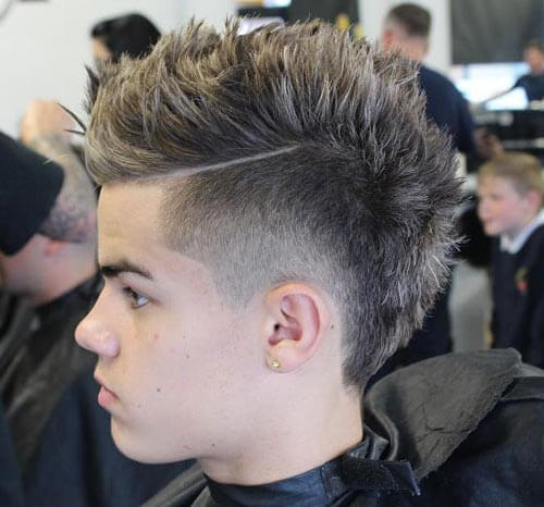 Finished Mohawk Dark-40 Attractive Mohawk Fade Haircuts – Charming Style with Creative Details