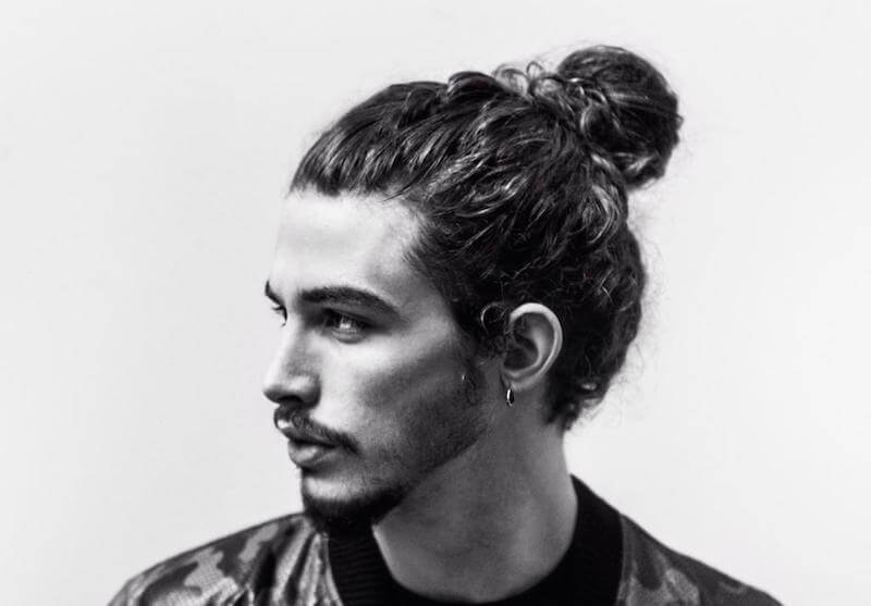 Full man bun_long hair