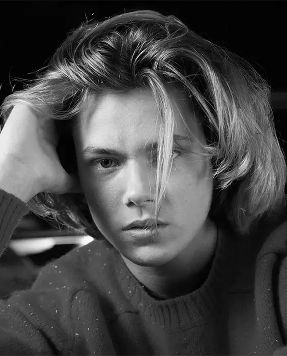 River Phoenix Curtains Hairstyle