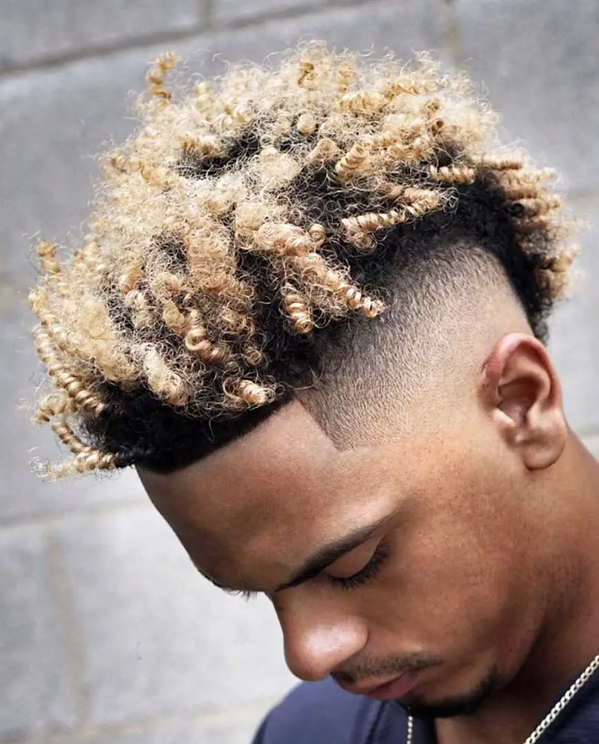 Blonde Kinky Hairstyle with Skin Fade