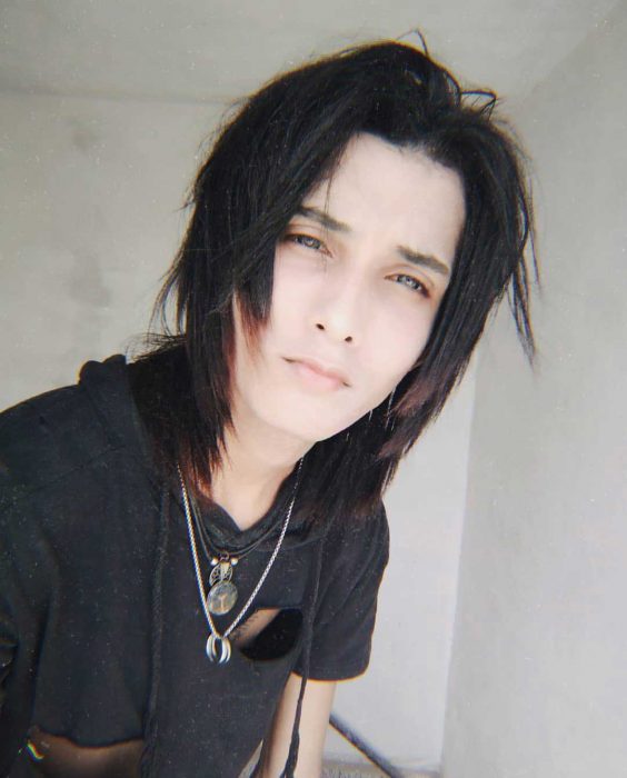 Long Side Cleared Hair-40+ Best Emo Hairstyles For Guys To Fit Your Edgy Personality